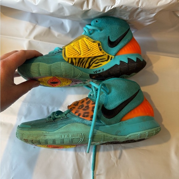Nike Kyrie 6 Oracle Aqua Size 4Y - Picture 4 of 5